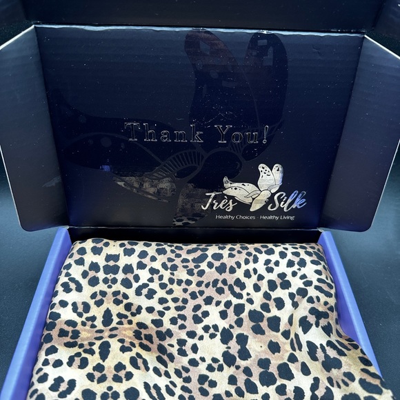 Très Silk - 100% Natural Mulberry Silk Large Scarves/Shawls - Picture 6 of 6